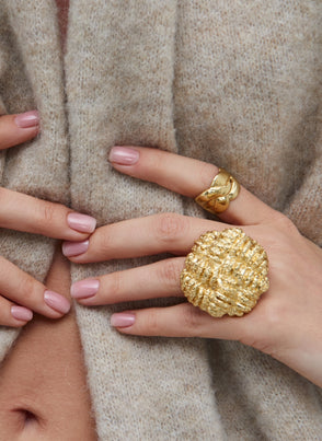 Versailles ring