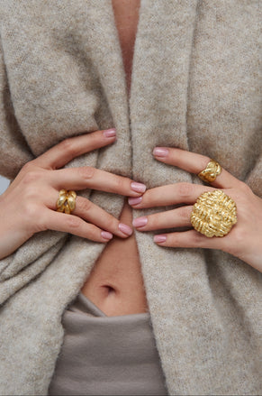 Versailles ring