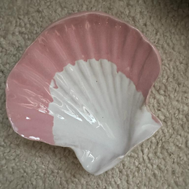 White and pink shell bowl