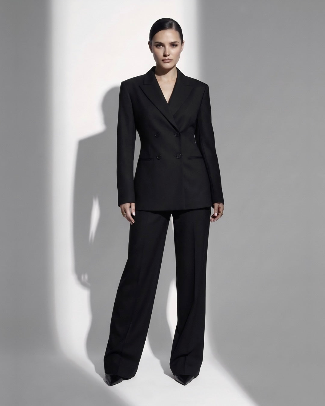 AIMABLE Hourglass-Blazer aus schwarzer Wolle