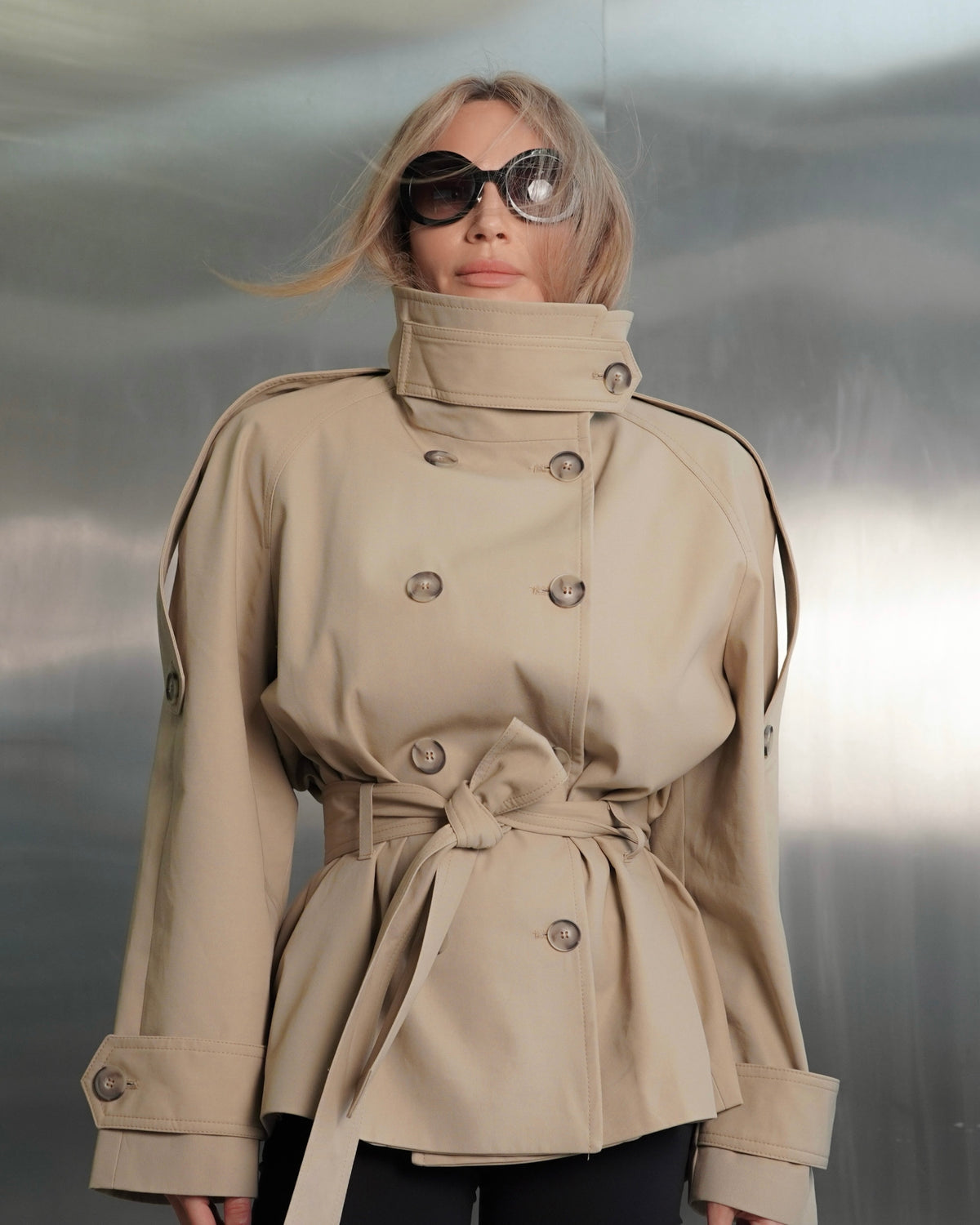 CONTENTE short trench coat with collar