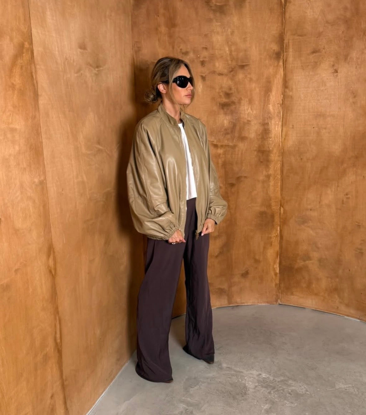 SEDUCTION oversized bomber jacket with collar in beige leather