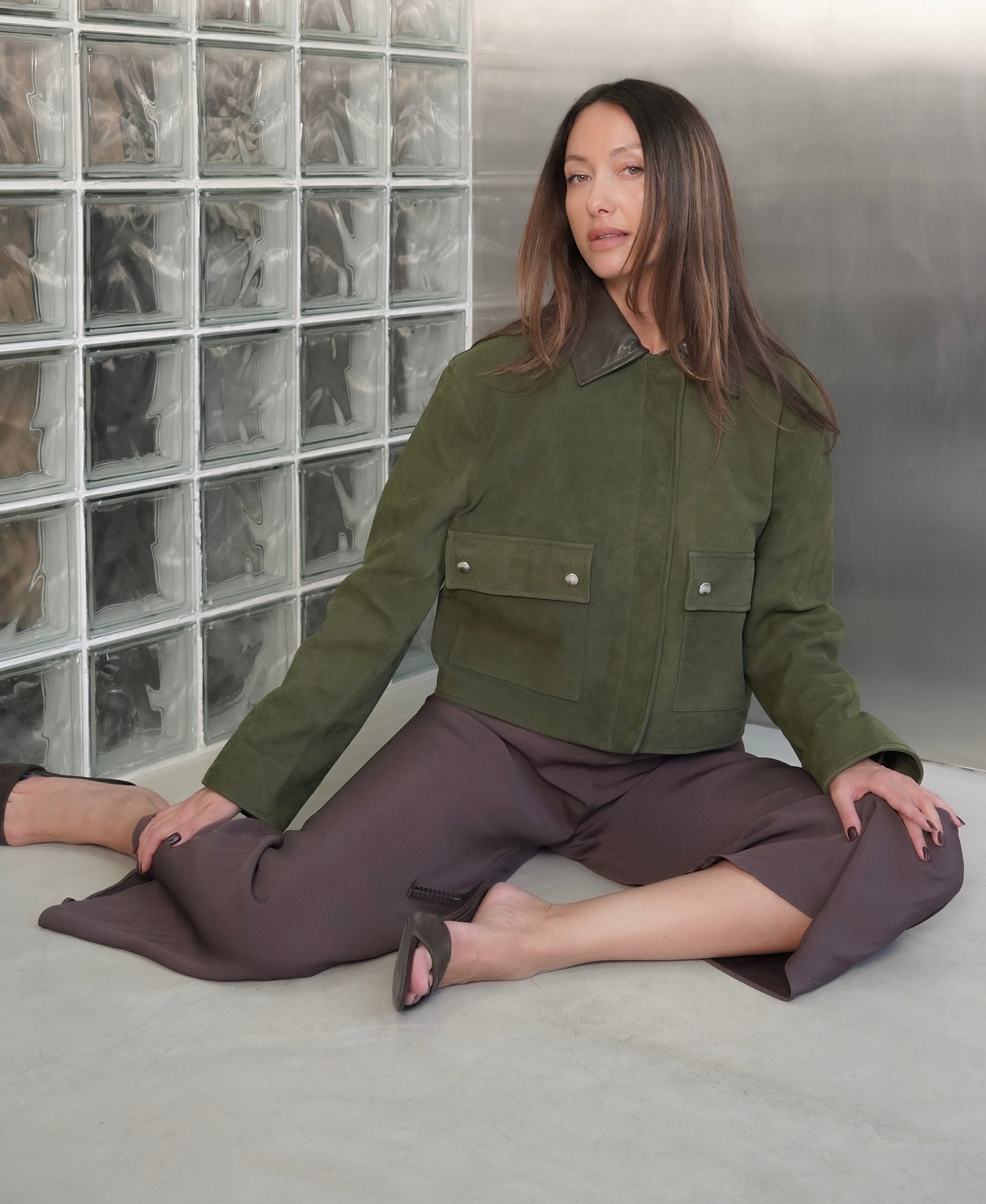 BEATE utility olive suede jacket with brown leather collar