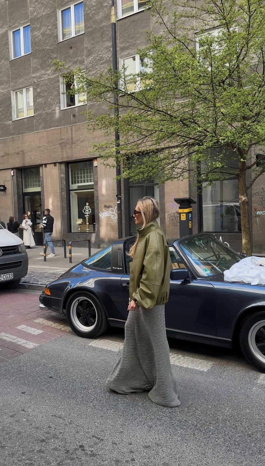 CALME SYMPLE oversized bomber jacket with collar in olive leather