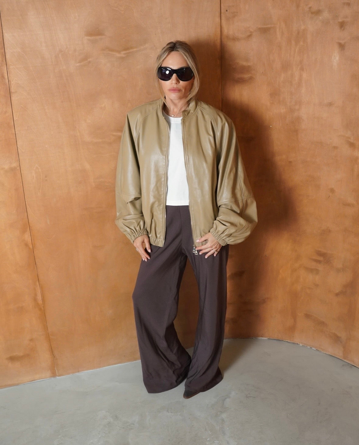 SEDUCTION oversized bomber jacket with collar in beige leather