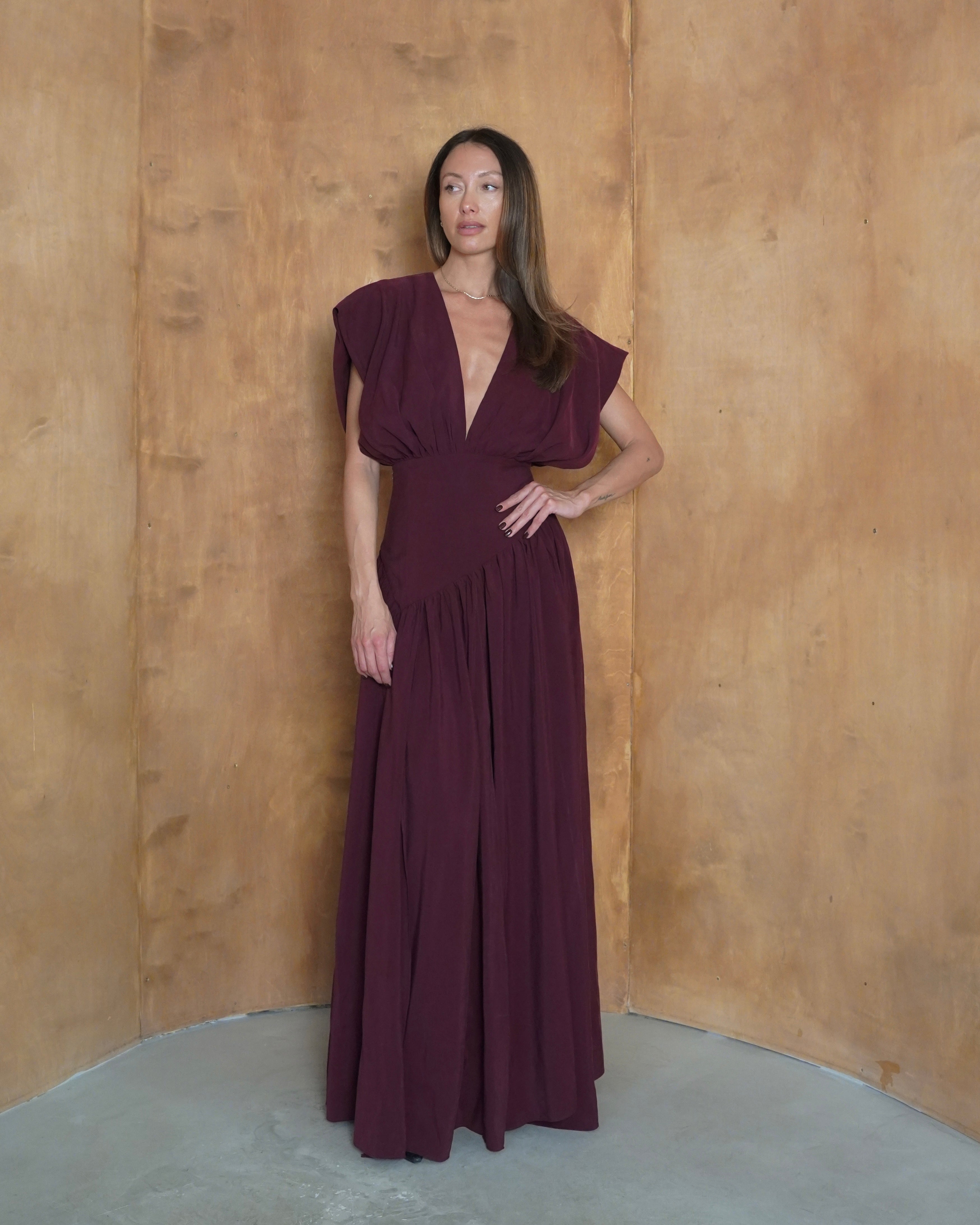 PRE-ORDER | LEGERTE open back maxi dress in burgundy