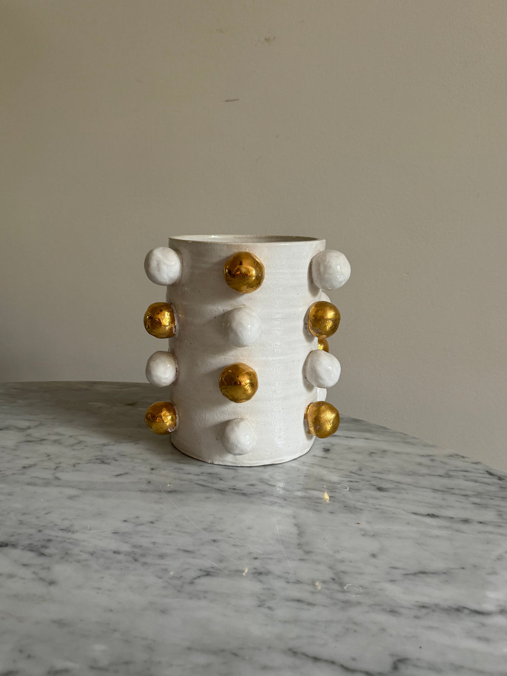 YVES-VASE