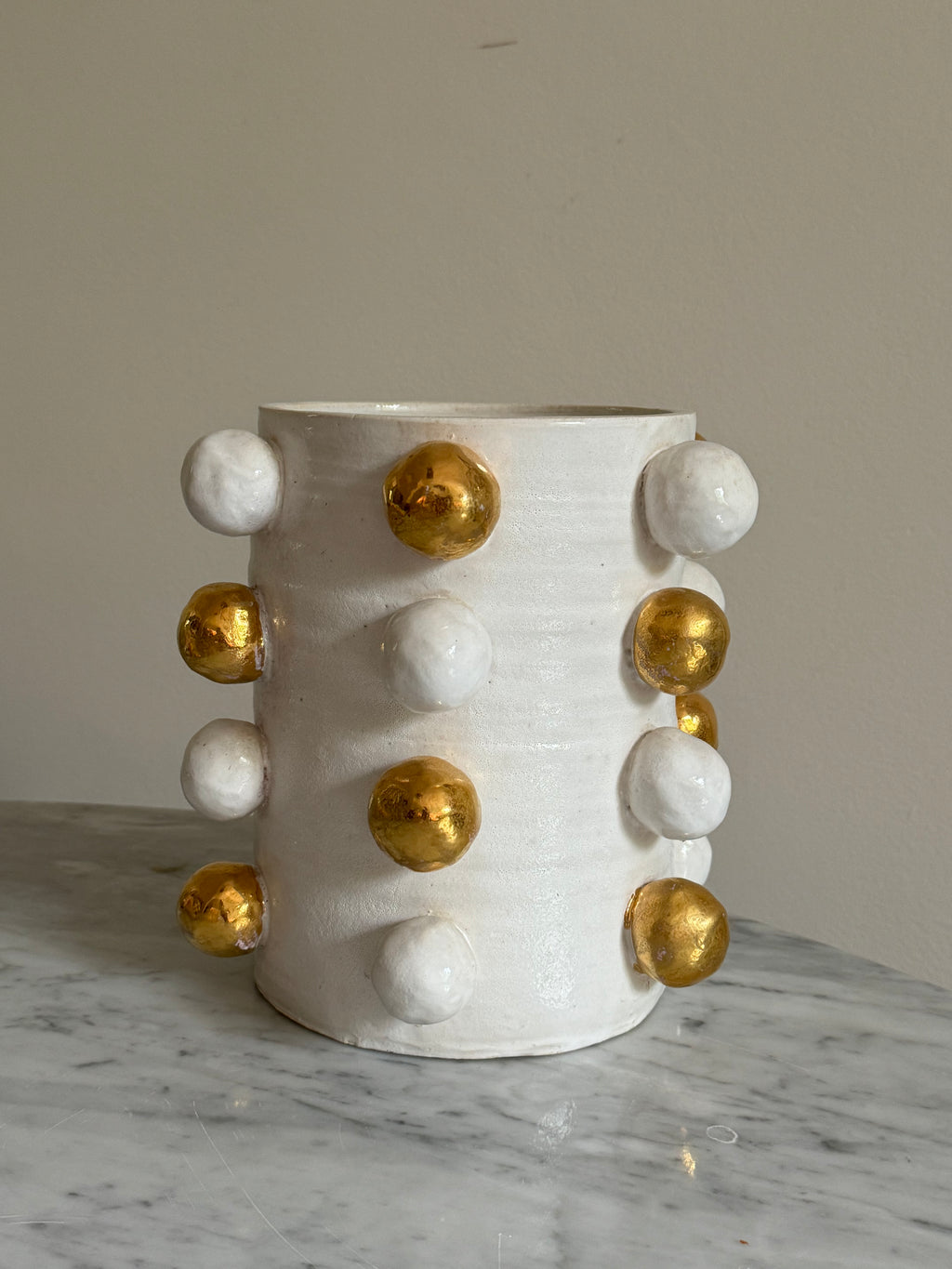 YVES-VASE
