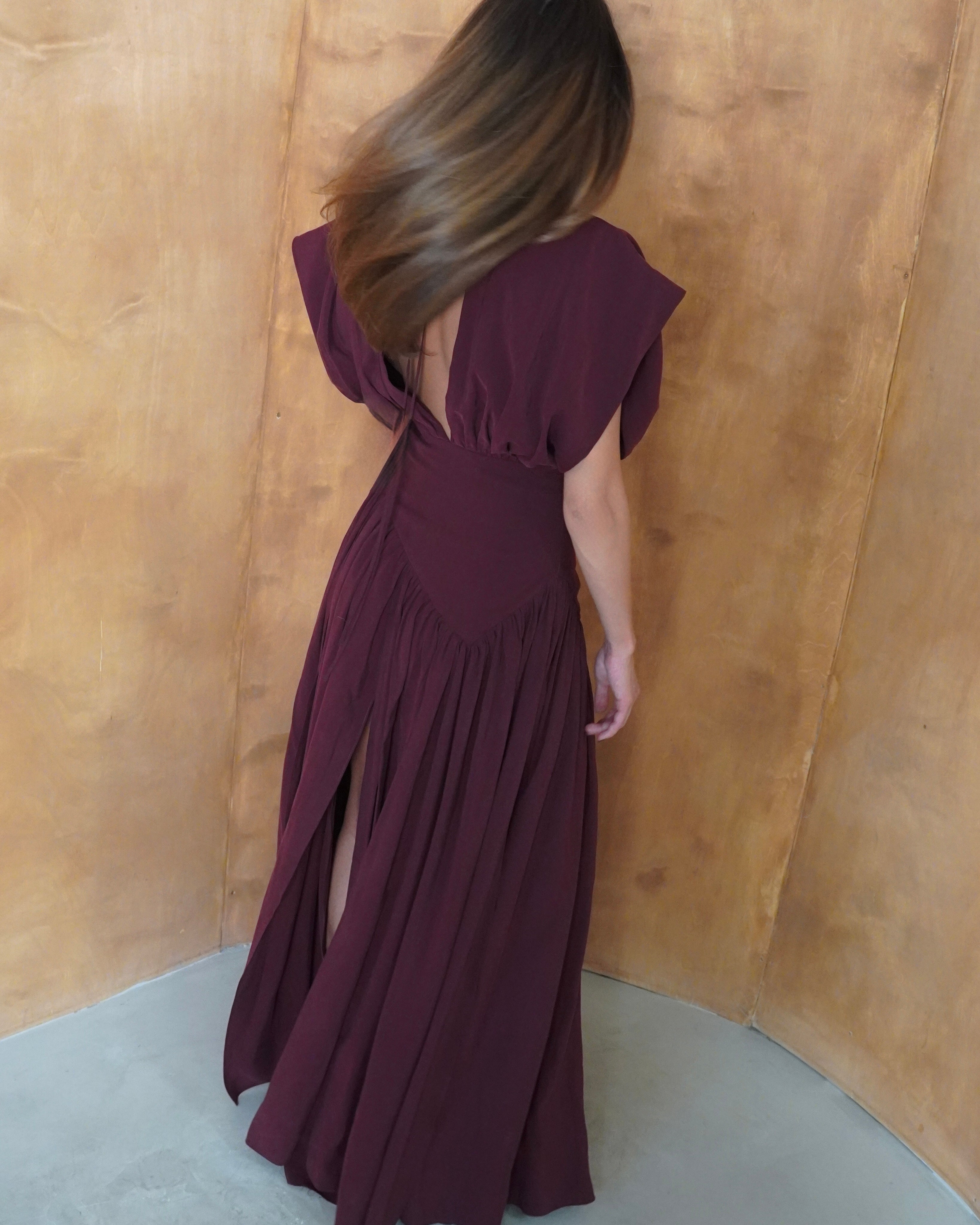 PRE-ORDER | LEGERTE open back maxi dress in burgundy