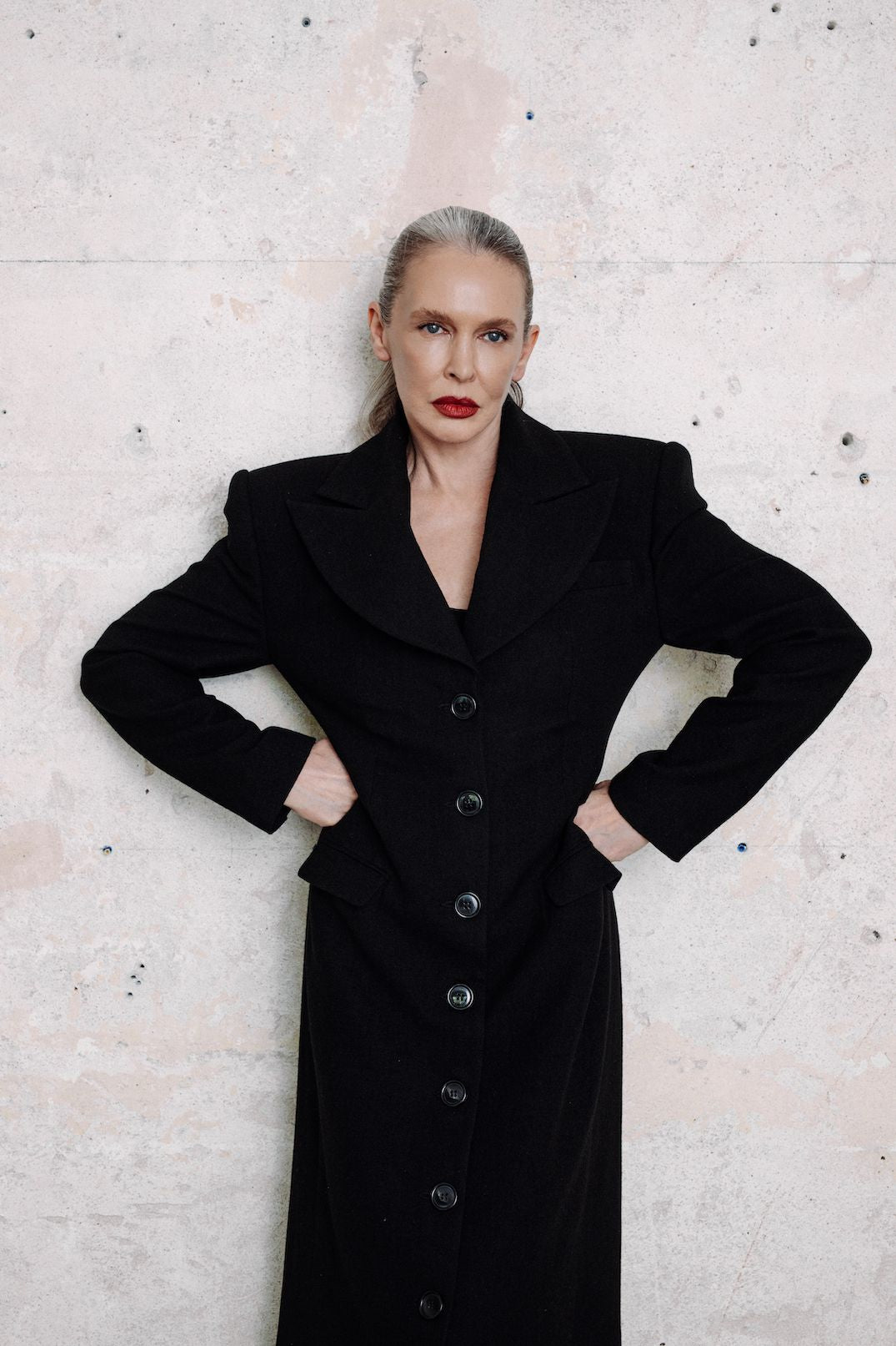 COLÉRE waisted coat in black wool