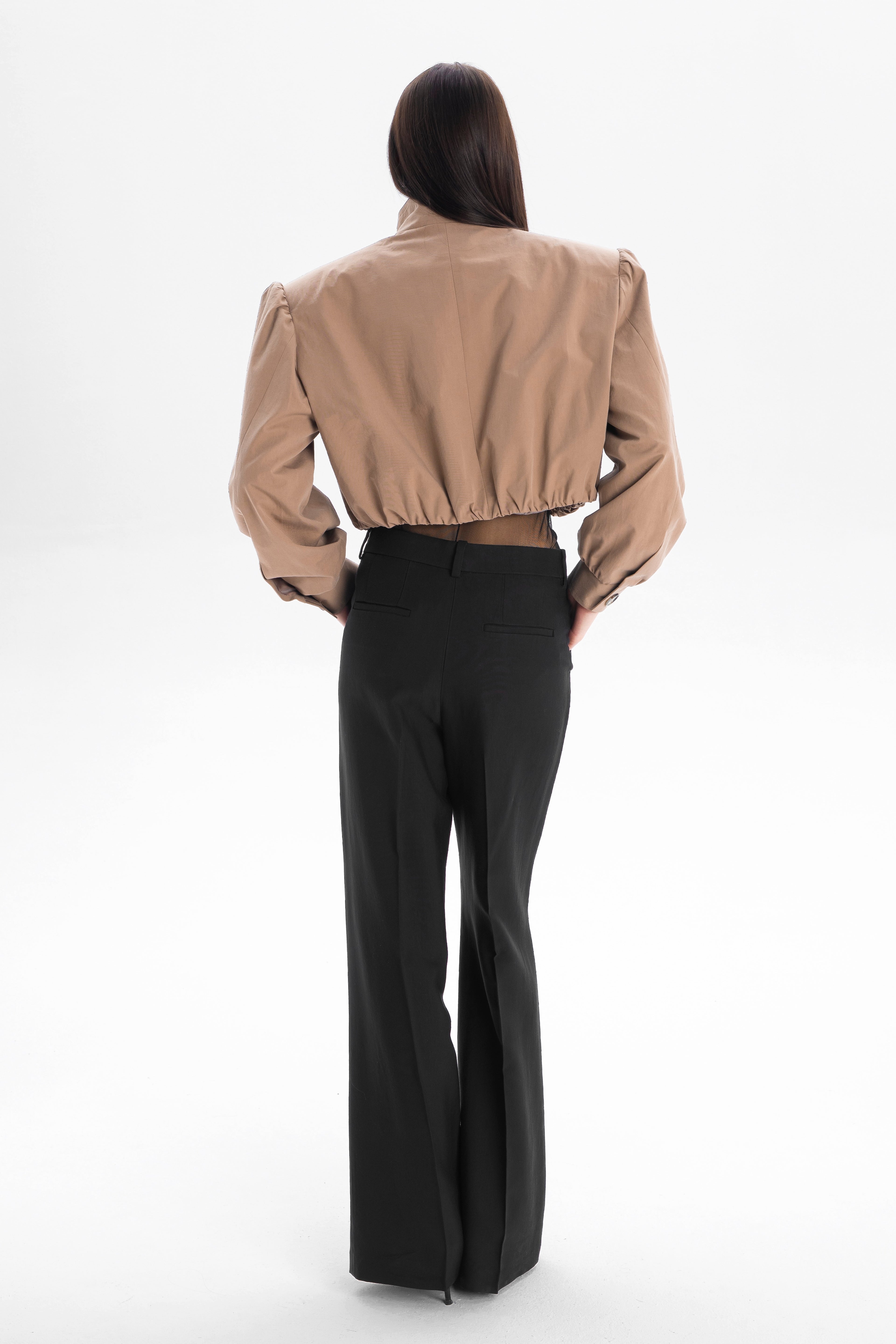 ENCHANTÉ cropped jacket in beige trench