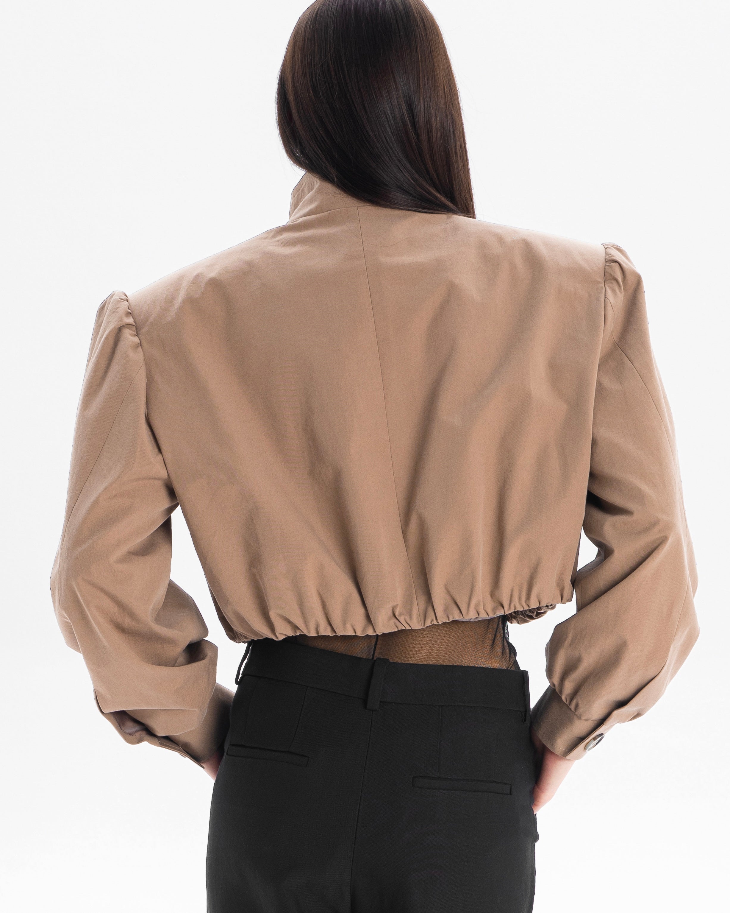 ENCHANTÉ cropped jacket in beige trench
