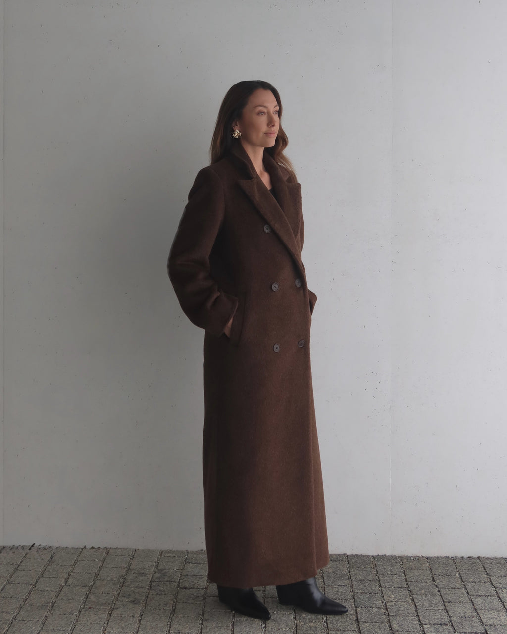 JALOUSIE straight coat in warm brown alpaca wool