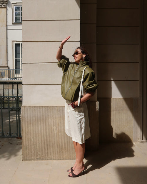 CALME SYMPLE Oversized-Bomberjacke mit Kragen aus Olivenleder