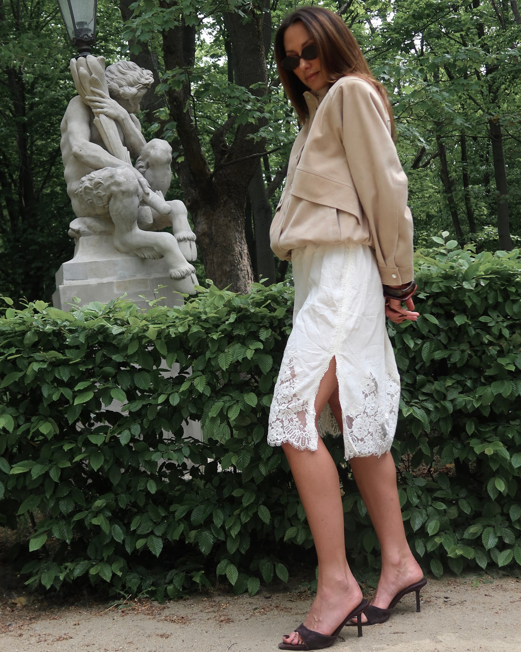 SURPRISE COULEUR SABLE bomber jacket with collar in beige suede