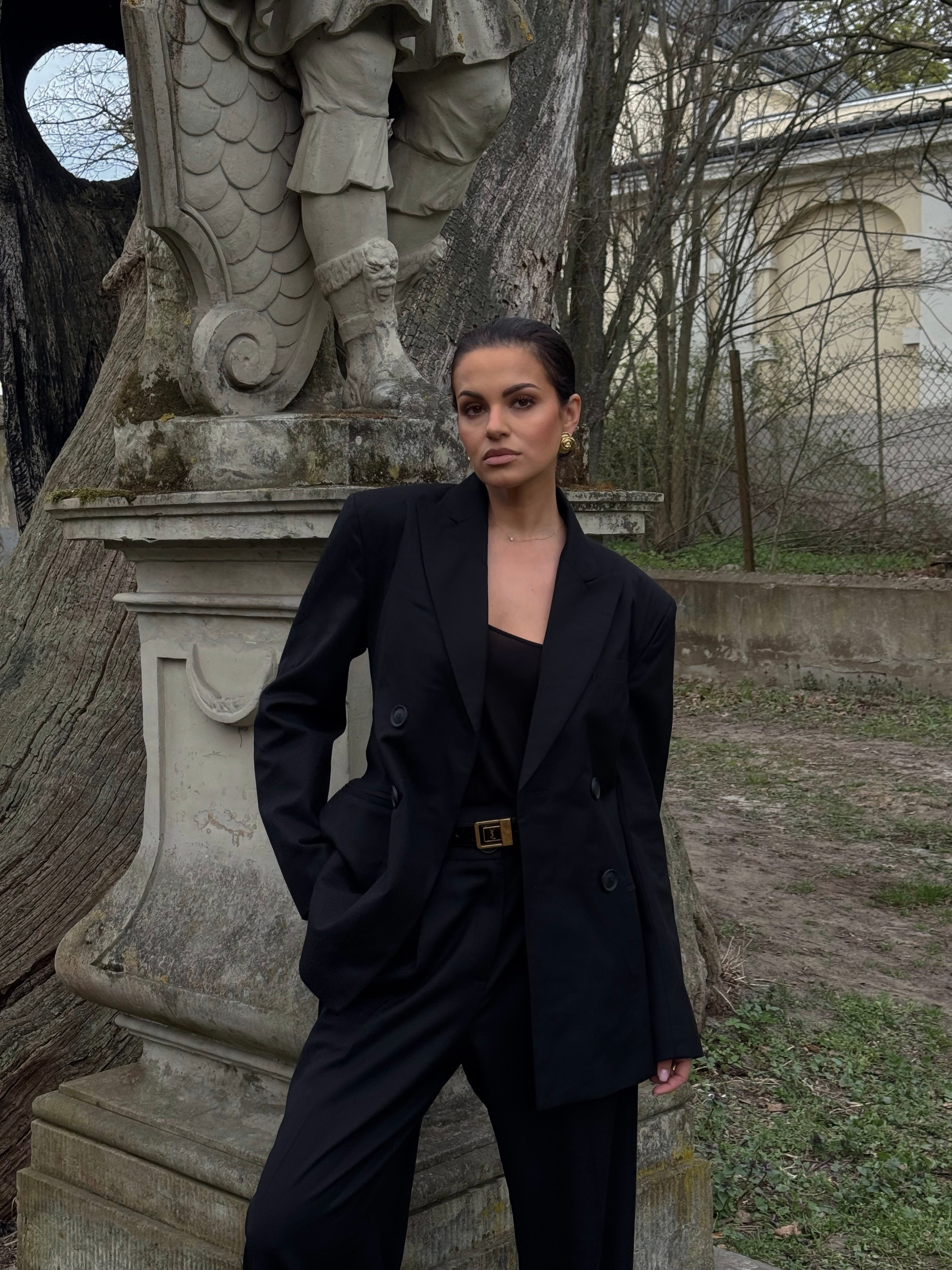 AIMABLE straight-leg trousers in black wool