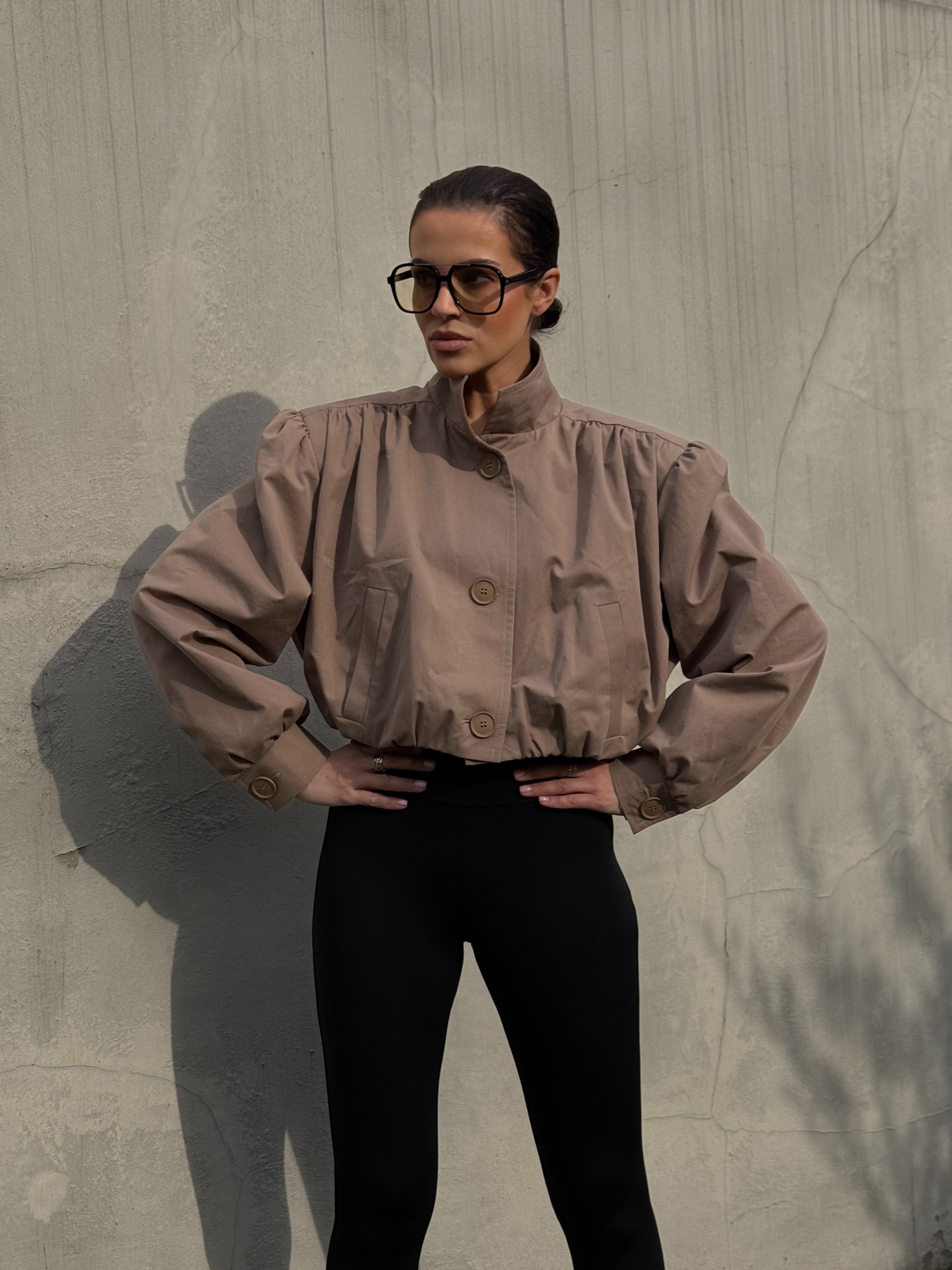 ENCHANTÉ cropped jacket in beige trench