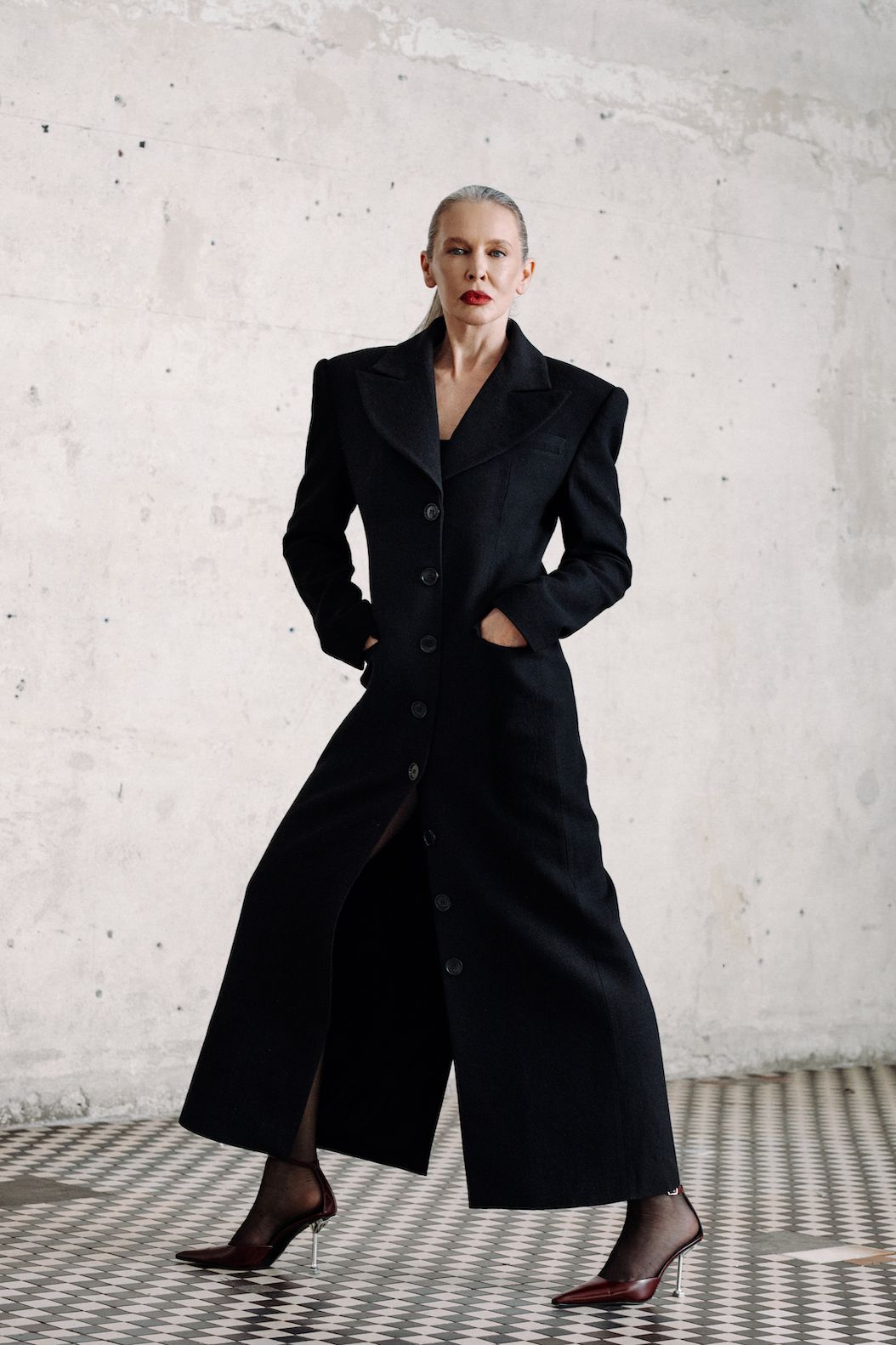 COLÉRE waisted coat in black wool