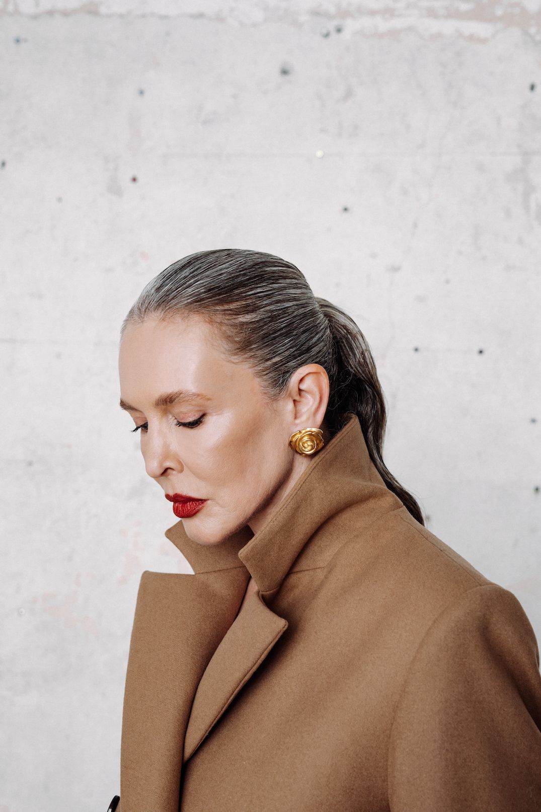 JALOUSIE straight coat in caramel wool