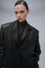 AMOUR noir straight coat in black