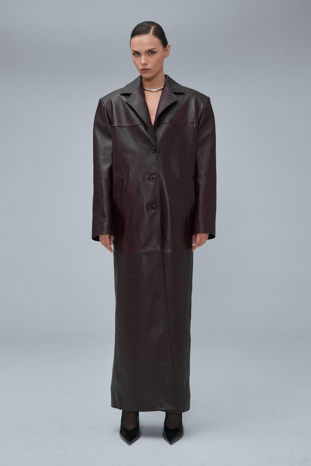 AMOUR straight coat in burgundy leather