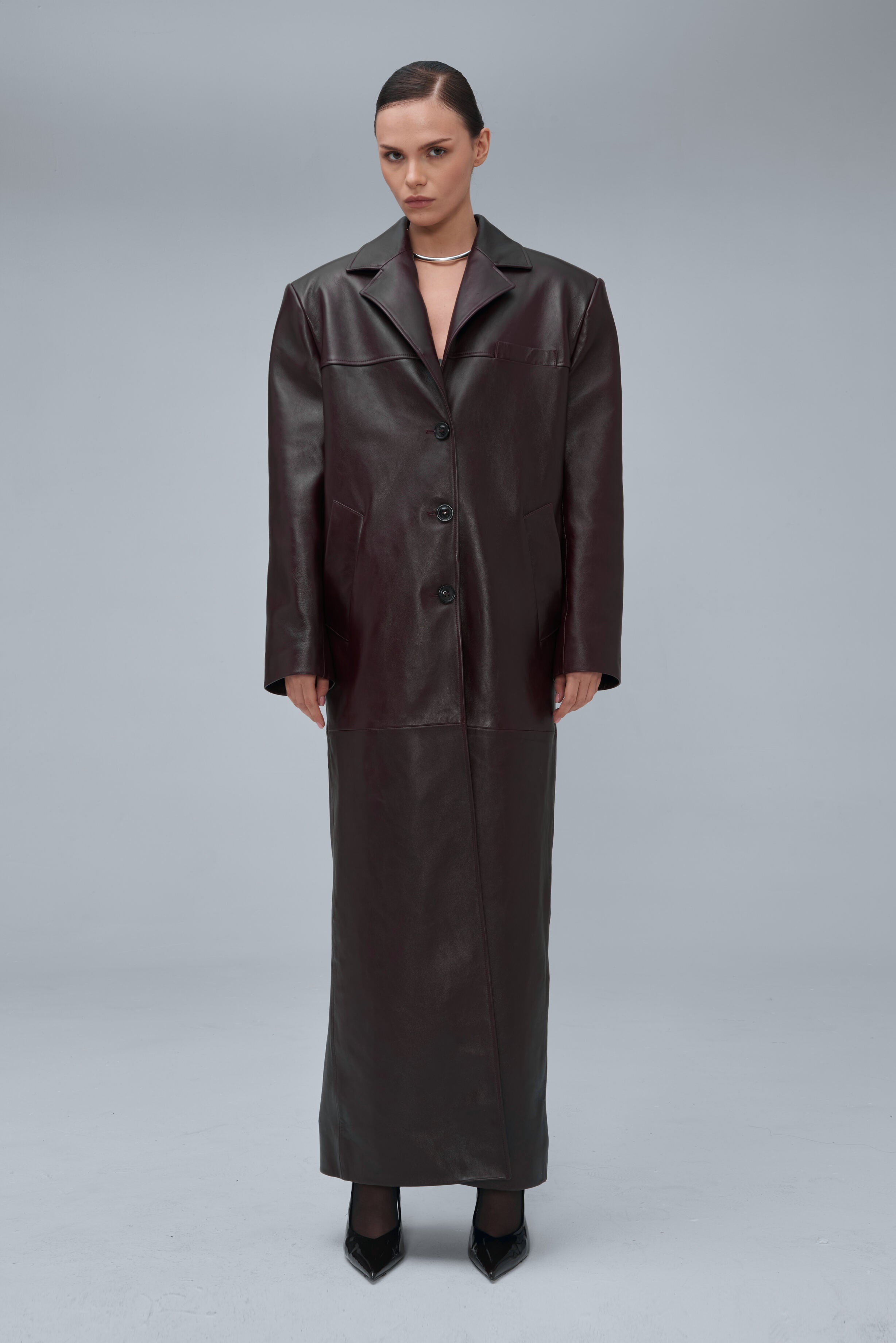 AMOUR straight coat in burgundy leather