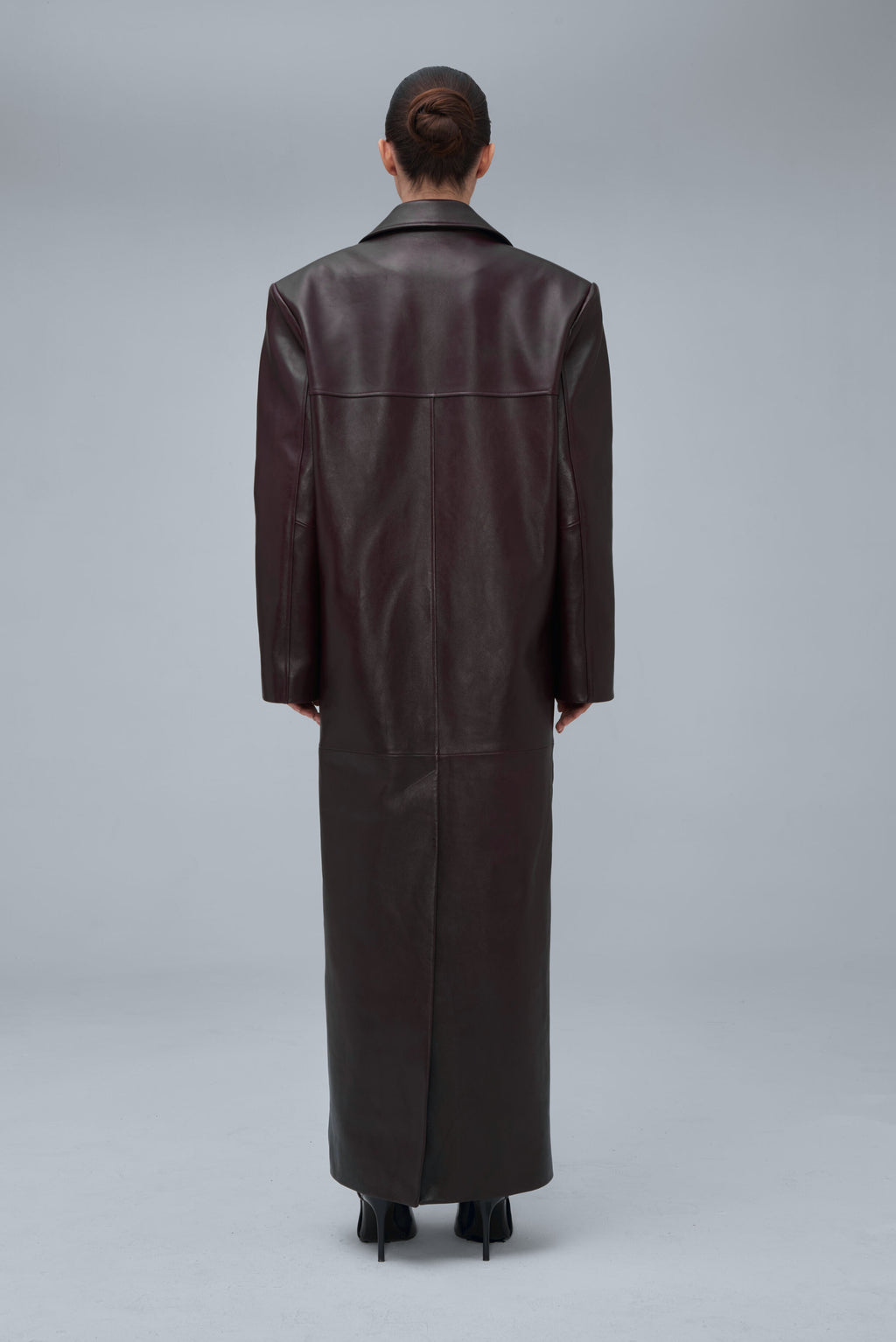 AMOUR straight coat in burgundy leather