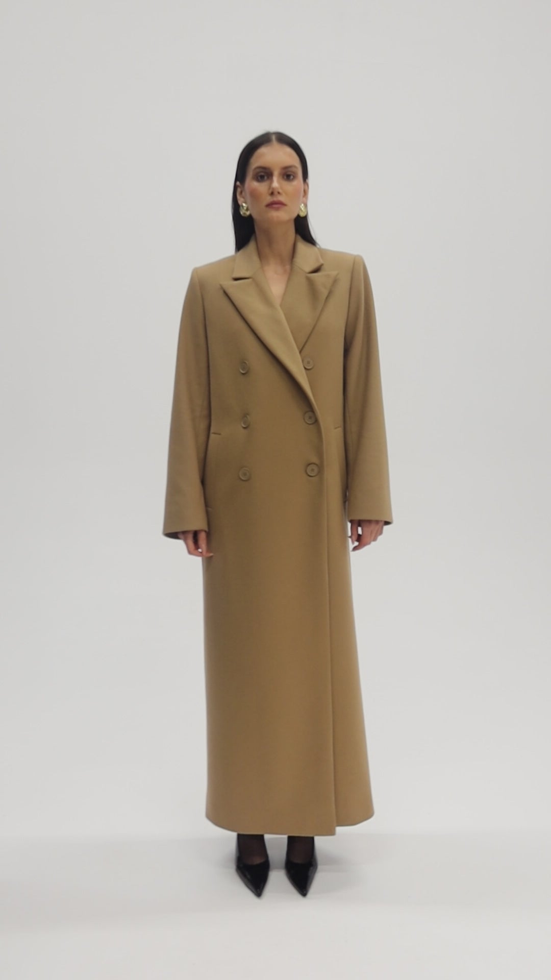 JALOUSIE straight coat in caramel wool