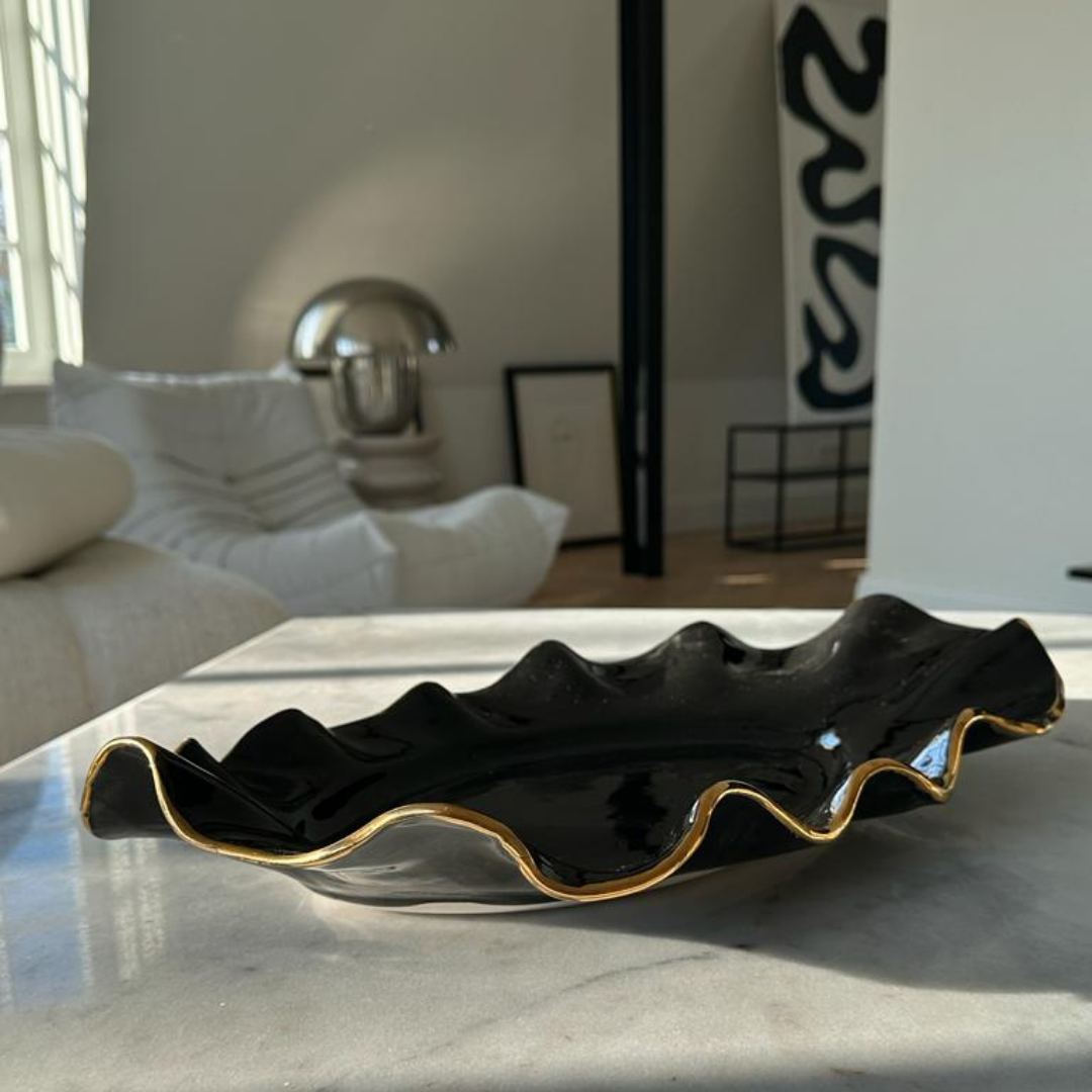 LARGE BLACK SHELL PLATE
